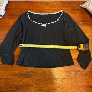 BLACK AND WHITE LONG SLEEVE TEE SIZE 4X
